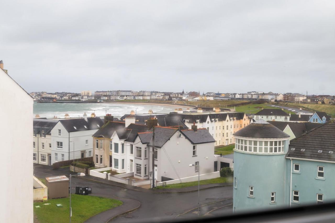 White Hall Portrush Bagian luar foto