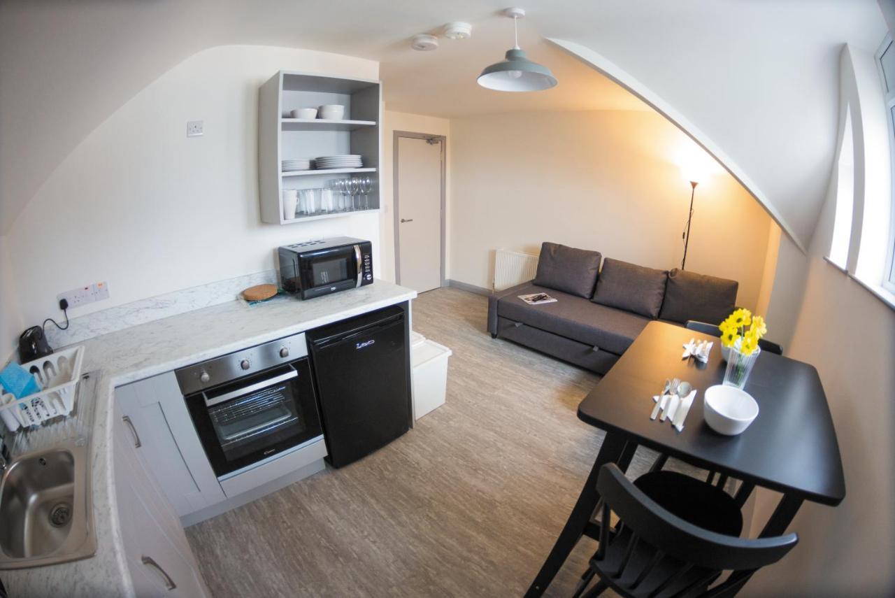White Hall Portrush Bagian luar foto