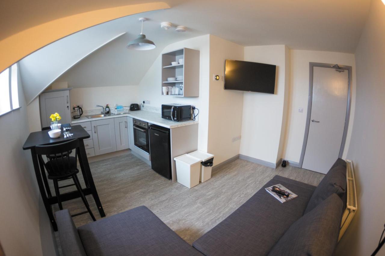 White Hall Portrush Bagian luar foto