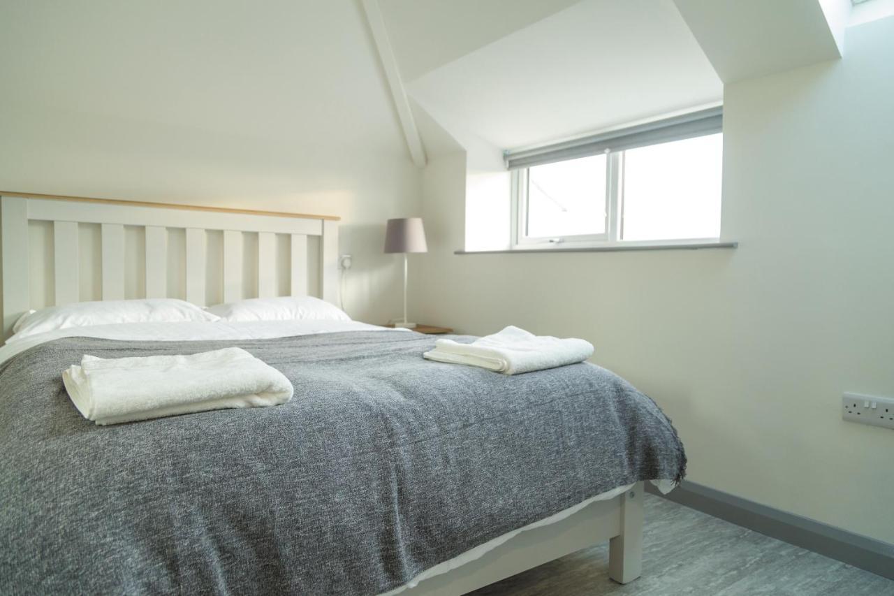 White Hall Portrush Bagian luar foto