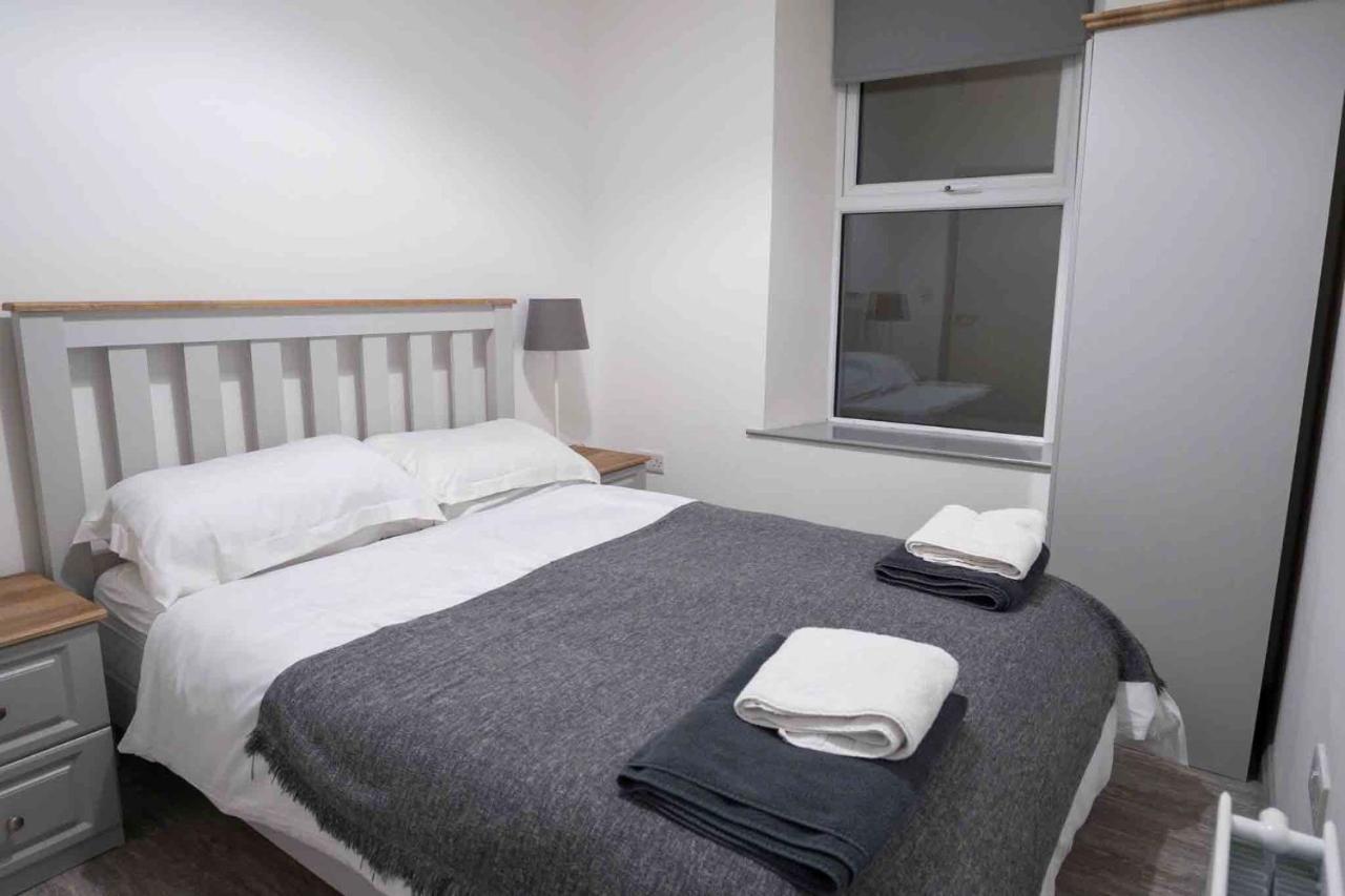 White Hall Portrush Bagian luar foto