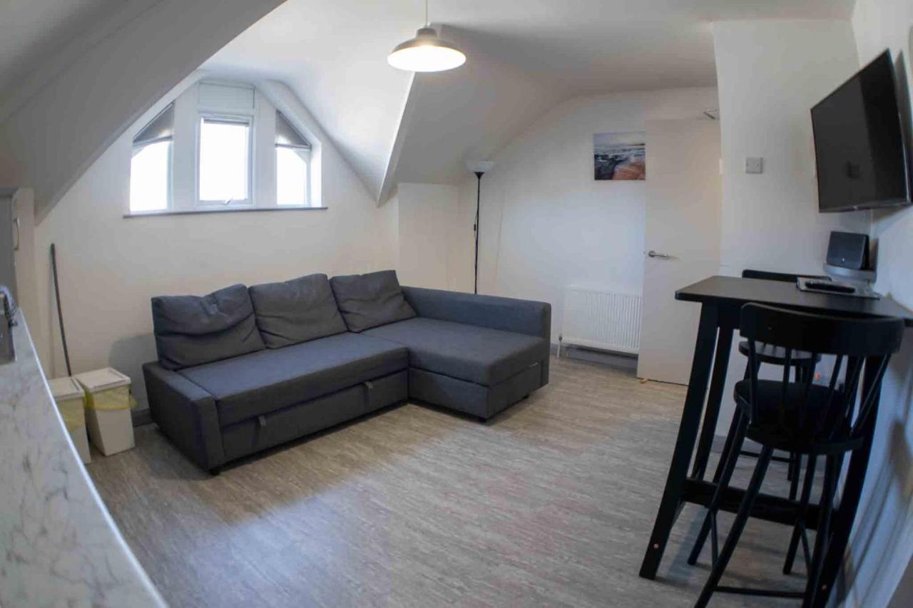 White Hall Portrush Bagian luar foto